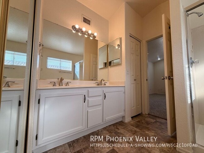 Building Photo - 3310 W Golden Ln