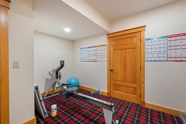 Building Photo - 20 Yellow Birch Cir