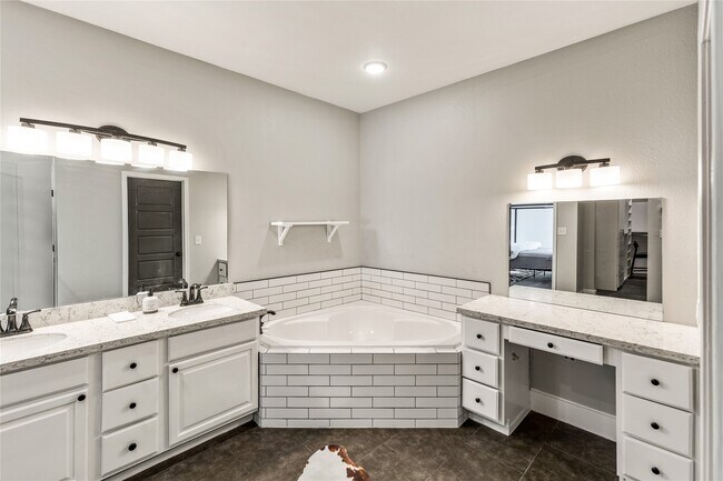 Building Photo - 25400 Pine Ridge Rd