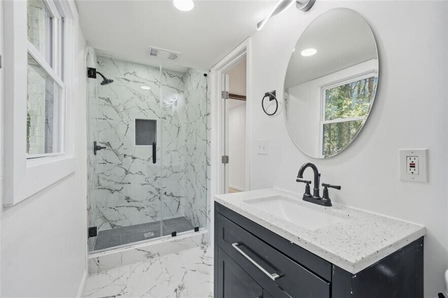 Building Photo - 3920 Wedgefield Cir