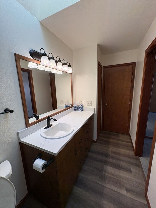 Building Photo - Updated 3BD/2BA with Garden Basement & Low Maintenance Living