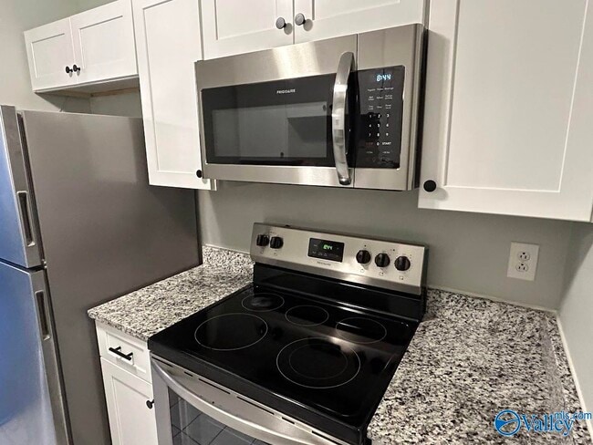 Building Photo - 2014 Hobbs Rd SE