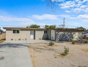 Building Photo - Newly updated 4 bedroom Home