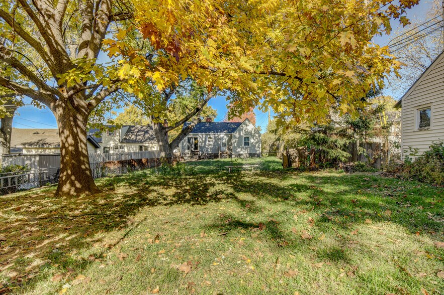 Building Photo - 5210 Rees St