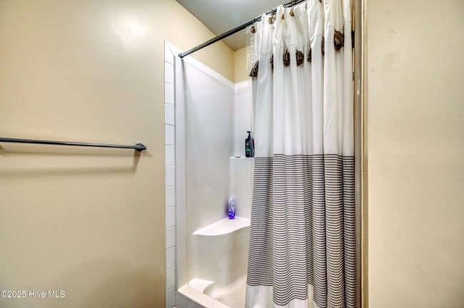 Building Photo - 307 Windward Landing