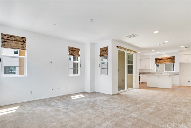Building Photo - 677 Savi Dr