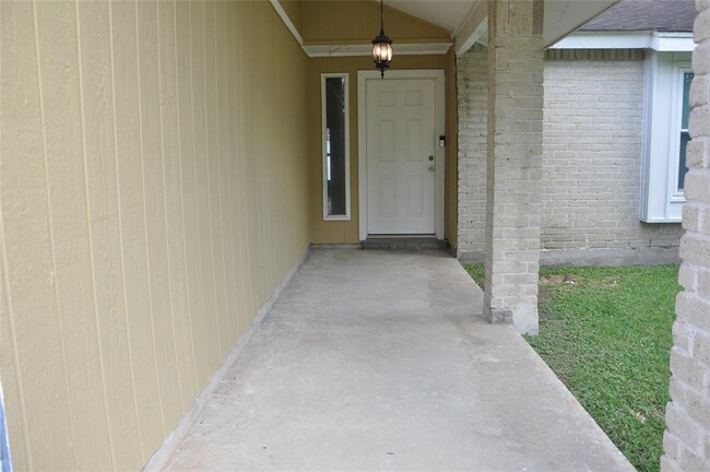 Building Photo - 4715 Glendower Dr