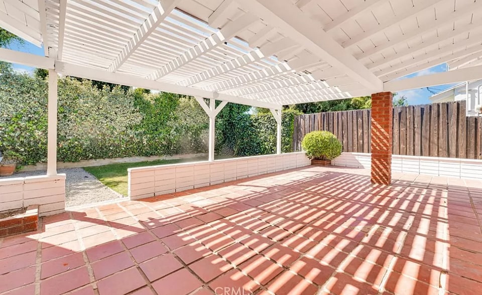 Building Photo - 18212 Sunburst St