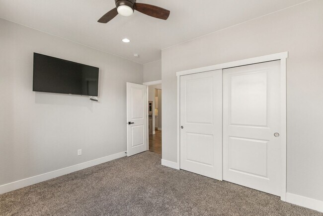 Building Photo - 2131 Seaglass St