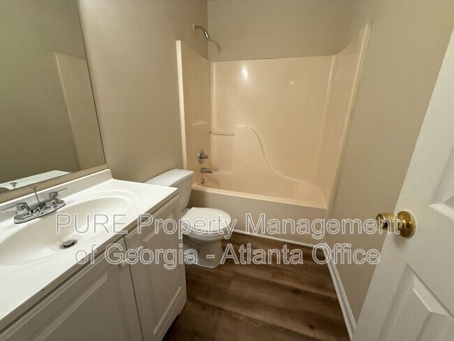 Building Photo - 134 N Ridge Dr