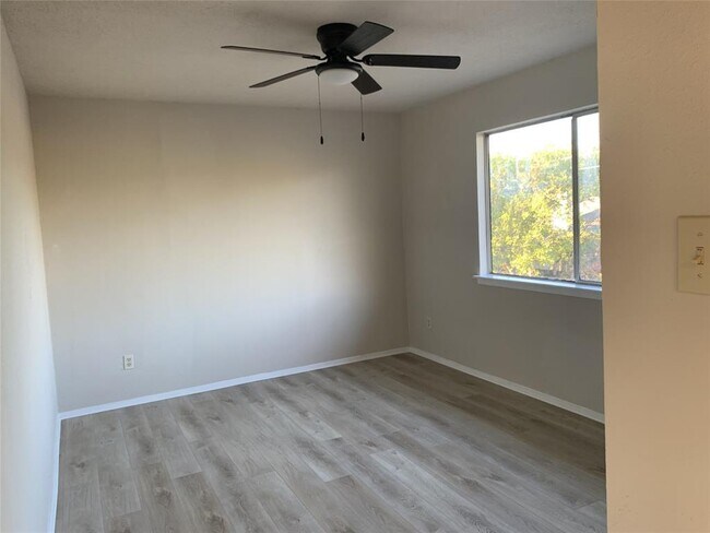 Building Photo - 1800 Wagon Gap Dr