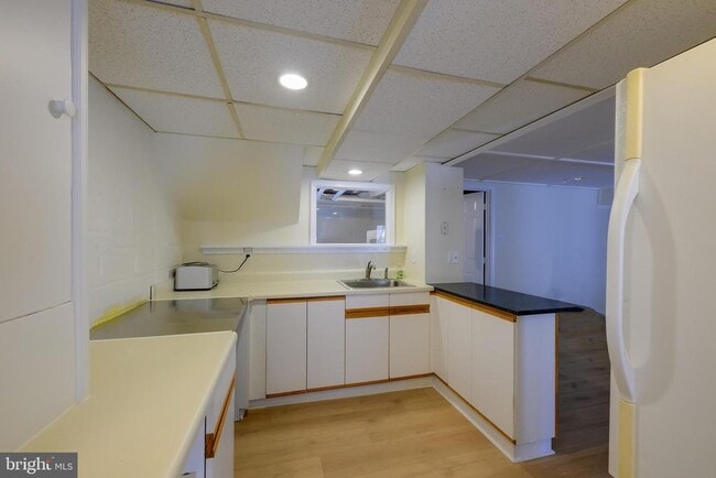 Building Photo - 5717 Chevy Chase Pkwy NW