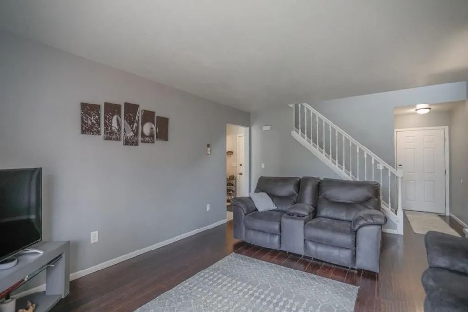 Building Photo - 536 Ross Ave