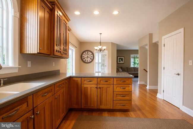 Building Photo - 13624 Creek View Dr