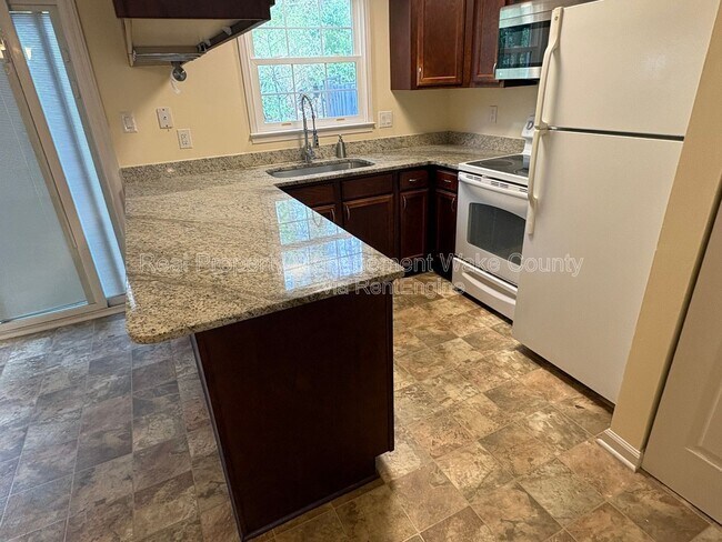 Building Photo - 1148 Nottingham Cir