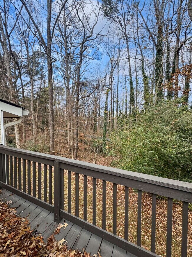 Building Photo - Recently Renovated Condo in Lake Lanier Community