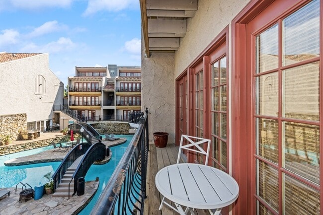 Building Photo - 1111 W 46th St