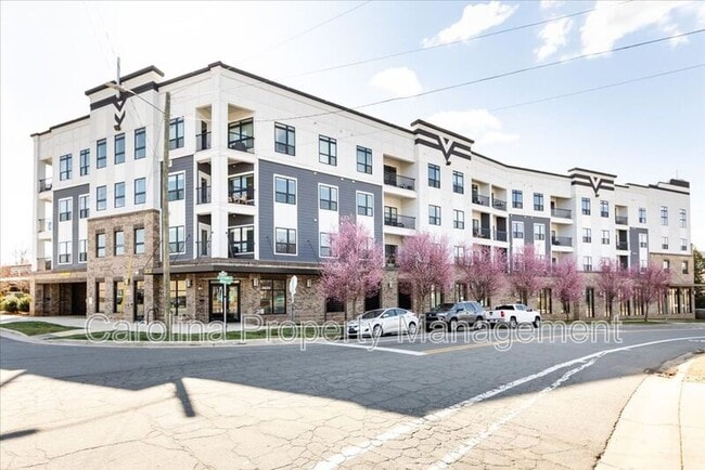 Building Photo - 3630 N Davidson St