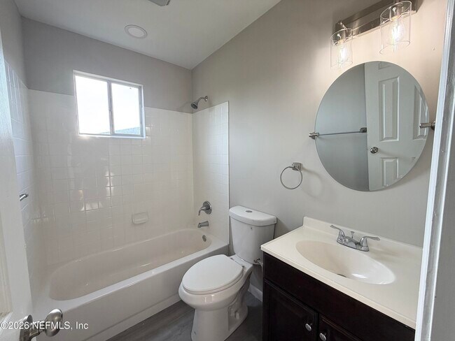 Building Photo - 3545 N Ride Dr