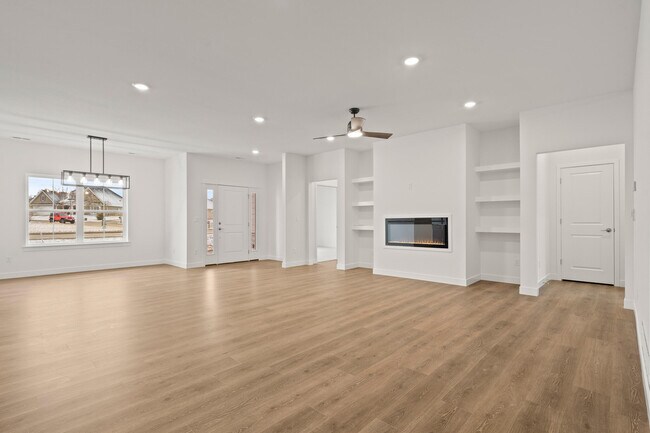 Building Photo - 6323 Murano Way