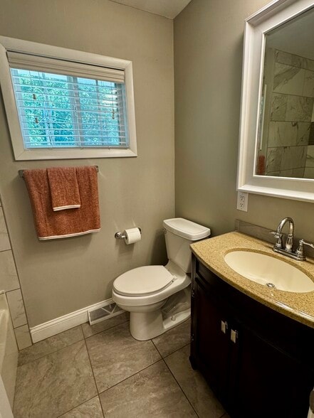 Full Bath - 45 Whites Plz