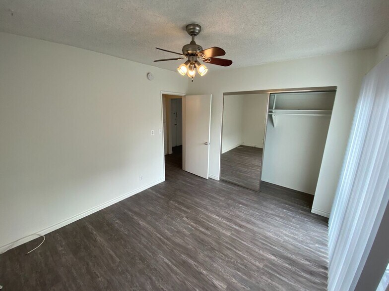 Building Photo - 3728 S Bentley Ave