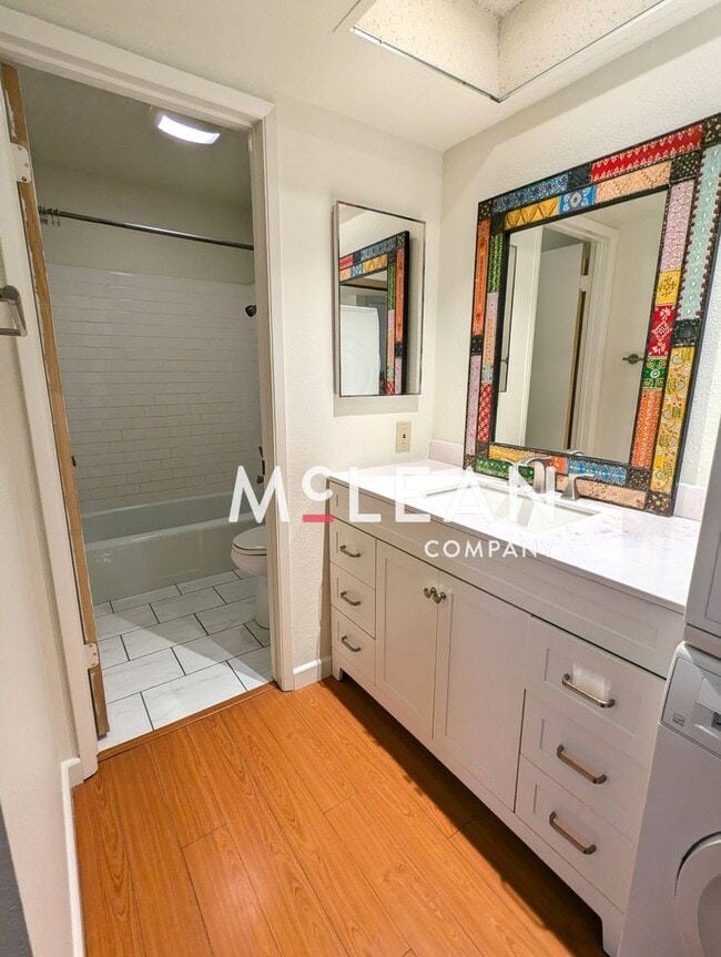 Building Photo - Amazing One Bedroom in South Palm Springs