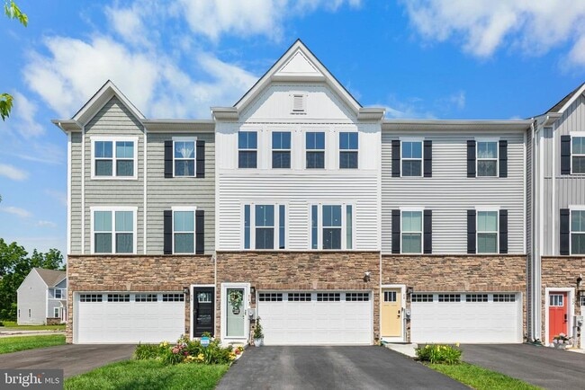 Primary Photo - 56 Dolcie Ln