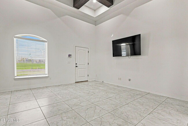 Building Photo - 7420 Norte Vly Ln