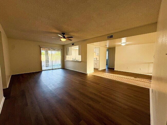 Building Photo - Spacious North Phoenix Home on Large Lot – Move-In Ready!