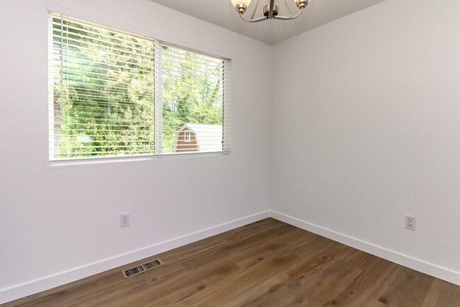 Building Photo - Four Bedroom House Near Camelot Park