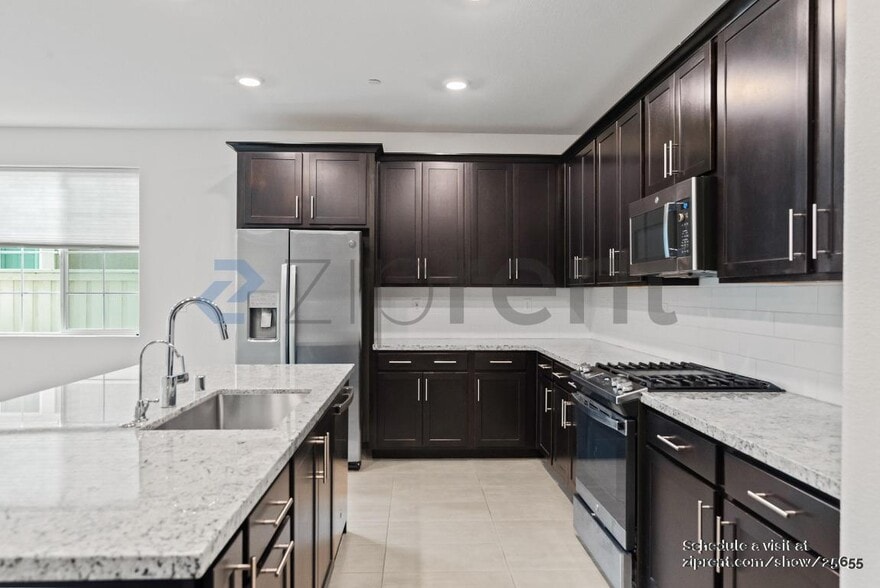 Building Photo - 6991 Seraphina Dr