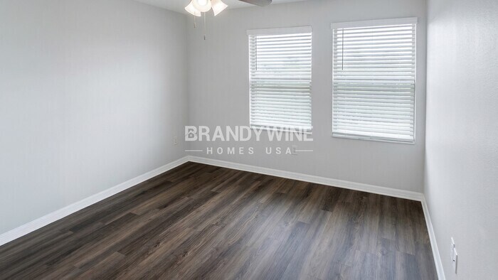 Building Photo - 5573 Mercado Dr