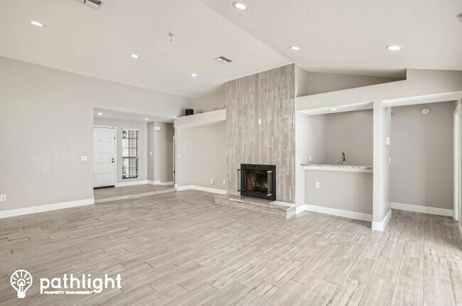 Building Photo - 9406 Pebble Glen Avenue, Tampa, FL, 33647