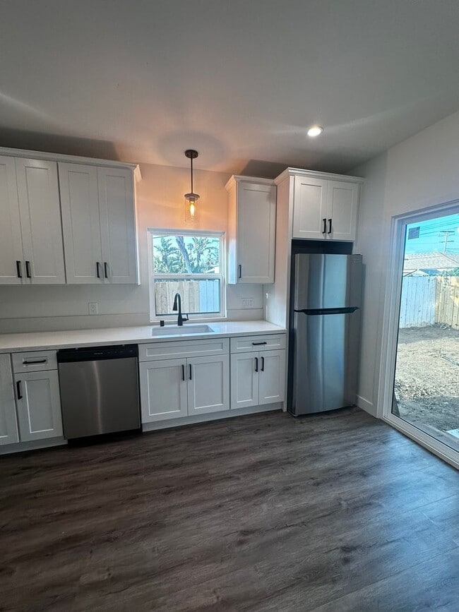 Building Photo - 611 Silver Strand Blvd