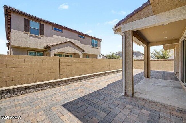 Building Photo - 670 S Owl Dr