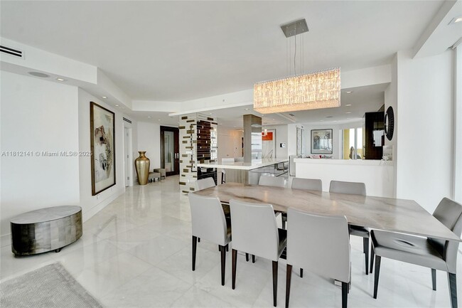 Building Photo - 17875 Collins Ave