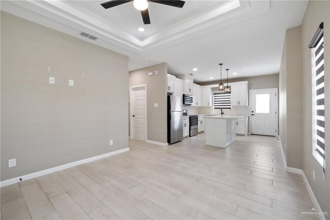 Building Photo - 9 N Hester St