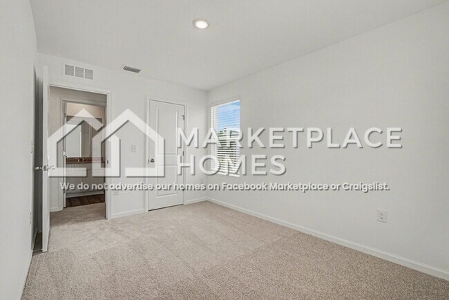 Building Photo - 11890 Sylvia St