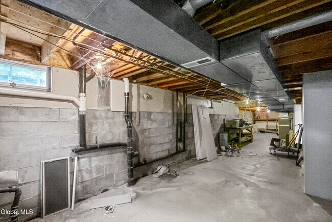 Building Photo - 31 Berkshire Dr