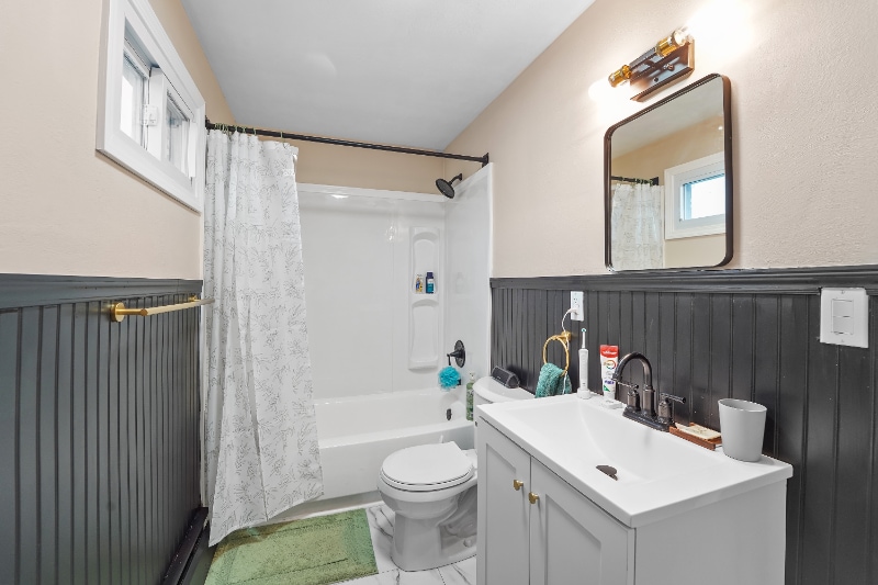 Building Photo - 108 Robble Ave