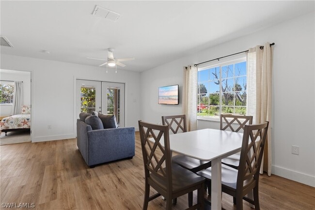 Building Photo - 1046 Periwinkle Way