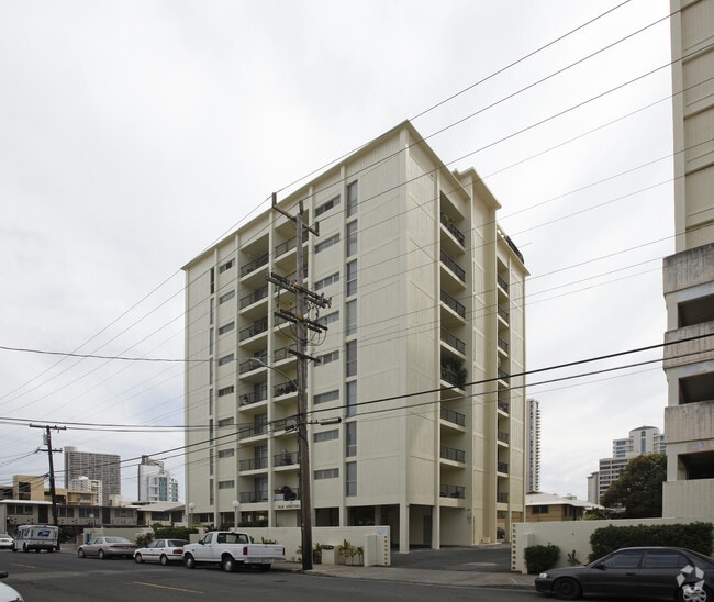 Primary Photo - H&M Apartments