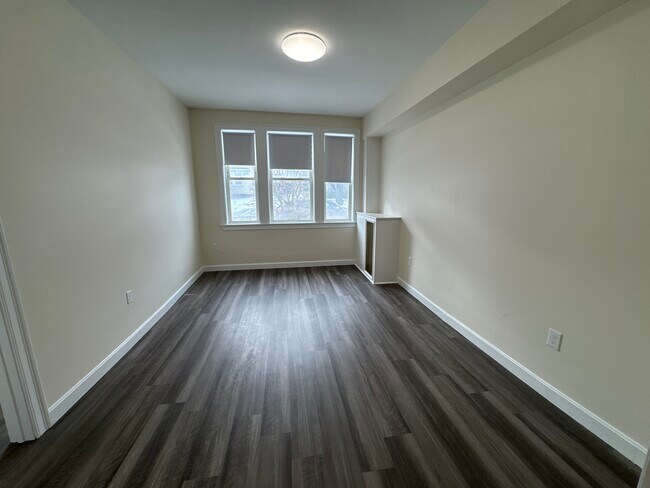 Building Photo - 136 Washington St