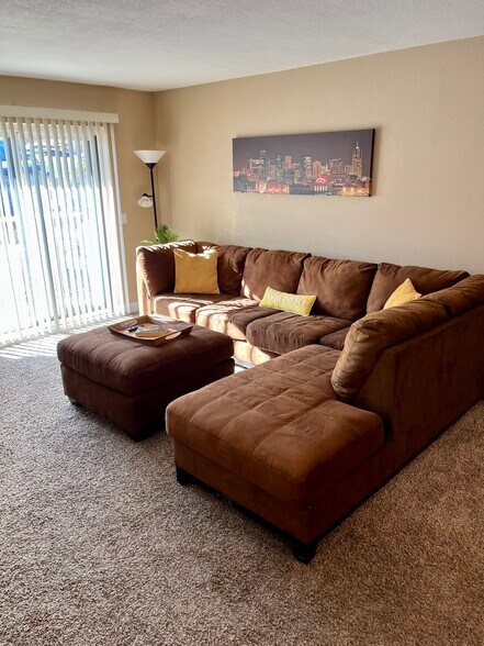 Building Photo - 430 Zang St