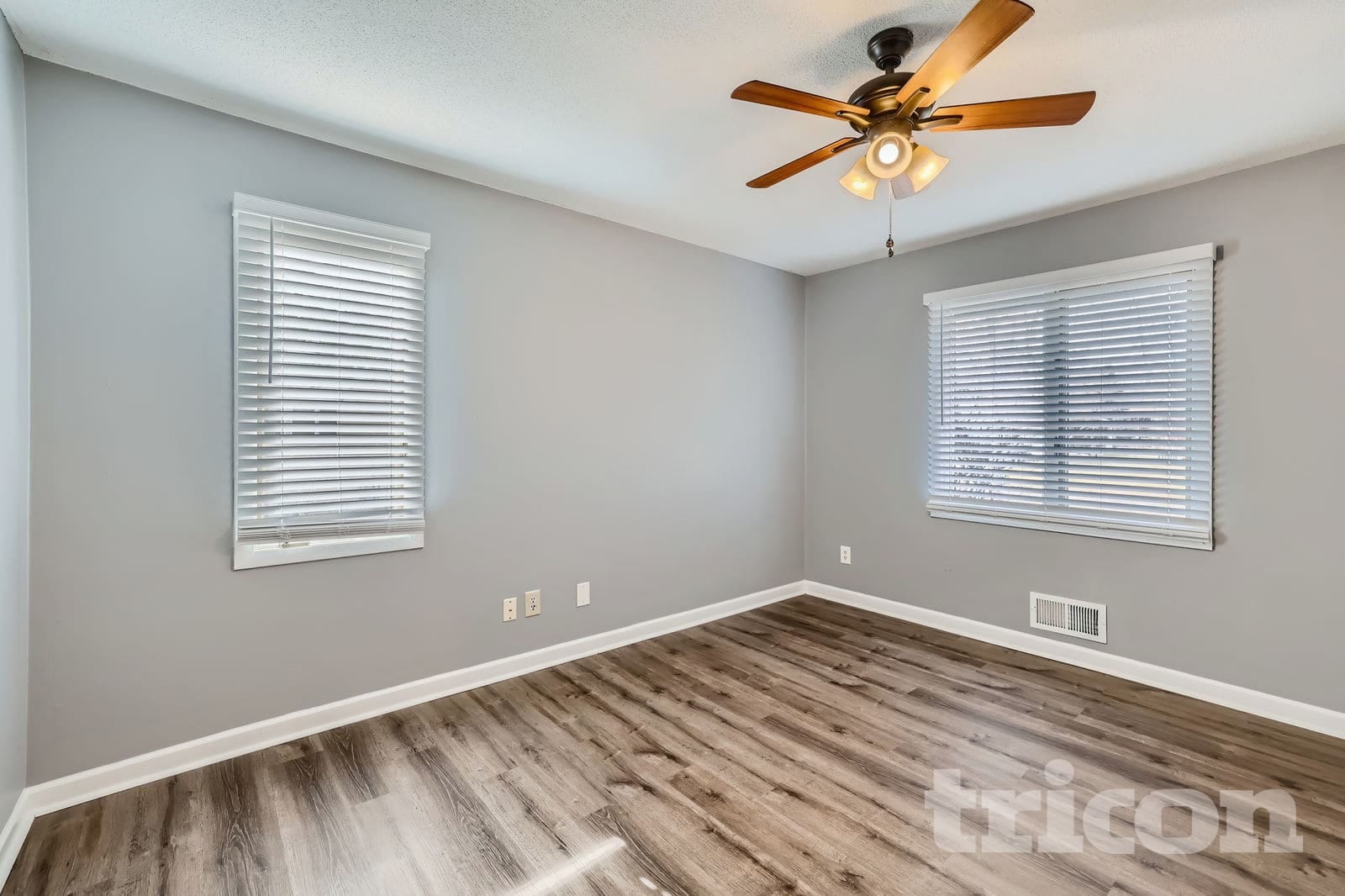 Building Photo - 820 Shenandoah Ln N