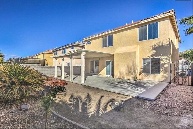 Building Photo - Two-story 4 BR & 3 BA designs offer luxuri...