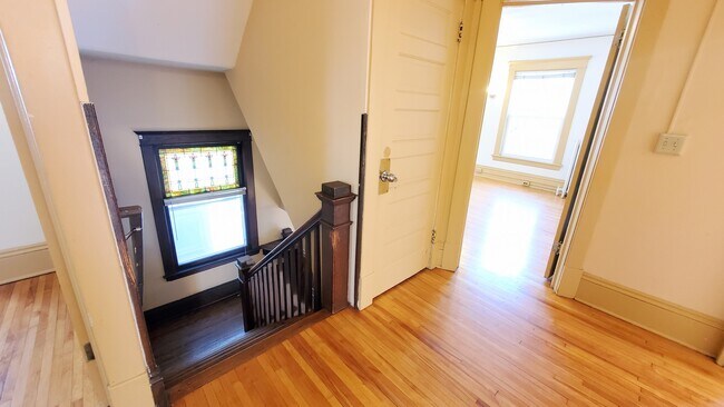 Building Photo - 2204 Emerson Ave S