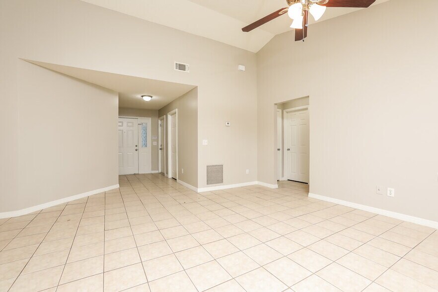 Building Photo - 478 Whittingham Pl