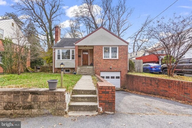 Building Photo - 4 Franklin Ave